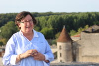 Evelyne et la Tour du Chateau de Cognac